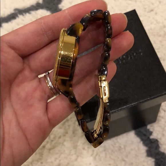 MICHAEL KORS: Tortoise Watch - Picture 4 of 6